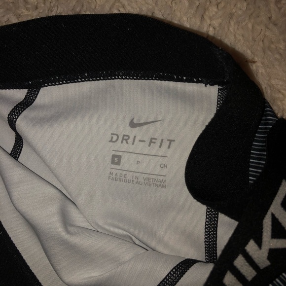 Patterned nike pros - Picture 3 of 3